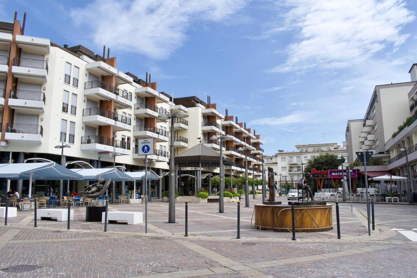 Marconi Deluxe Apartment Lido di Jesolo Bagian luar foto